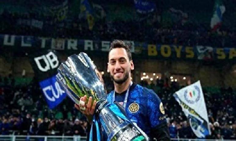 3000万到2000万!恰尔汗奥卢或转投费内巴切,国米盯上扎卡